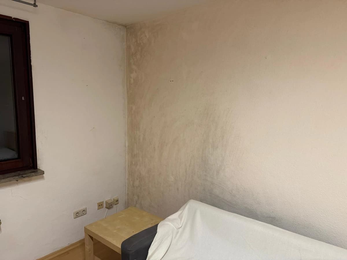 Schimmelsanierung Schlafzimmer, vorher